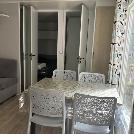 Mobil-home 2 * Gastes